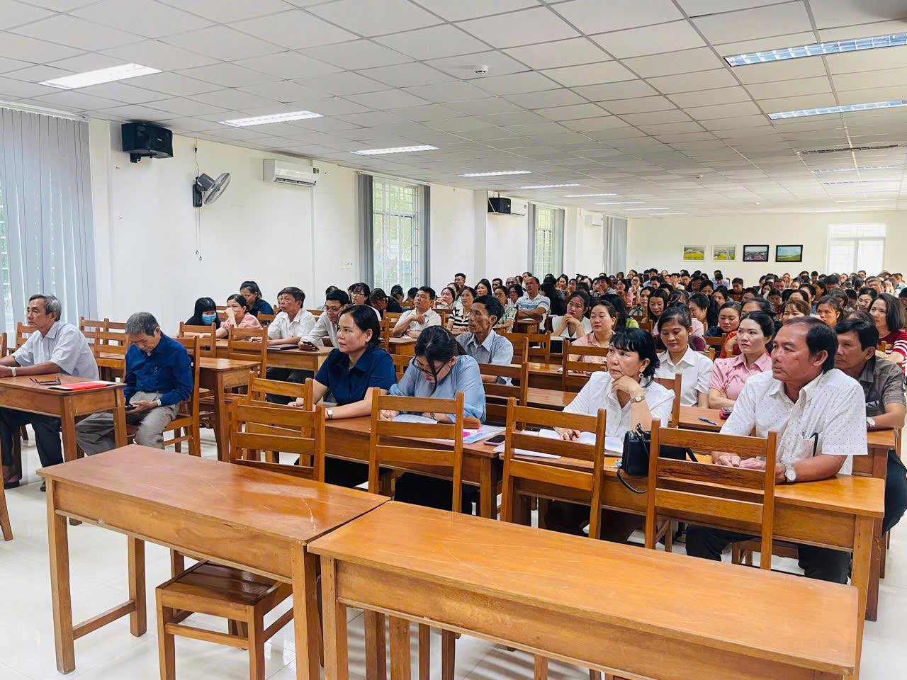 Tuyên truyền về biên giới Quốc gia và lực lượng Bội đội Biên phòng trong cán bộ, giáo viên các trường học trên địa bàn phường Sông Cầu