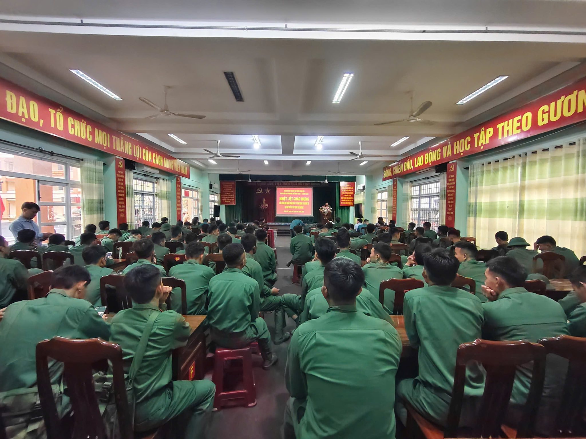 Ban Chỉ huy Phòng thủ khu vực 1 - Sông Cầu tổ chức lễ đón 659 quân nhân hoàn thành nghĩa vụ quân sự tại ngũ trở về địa phương