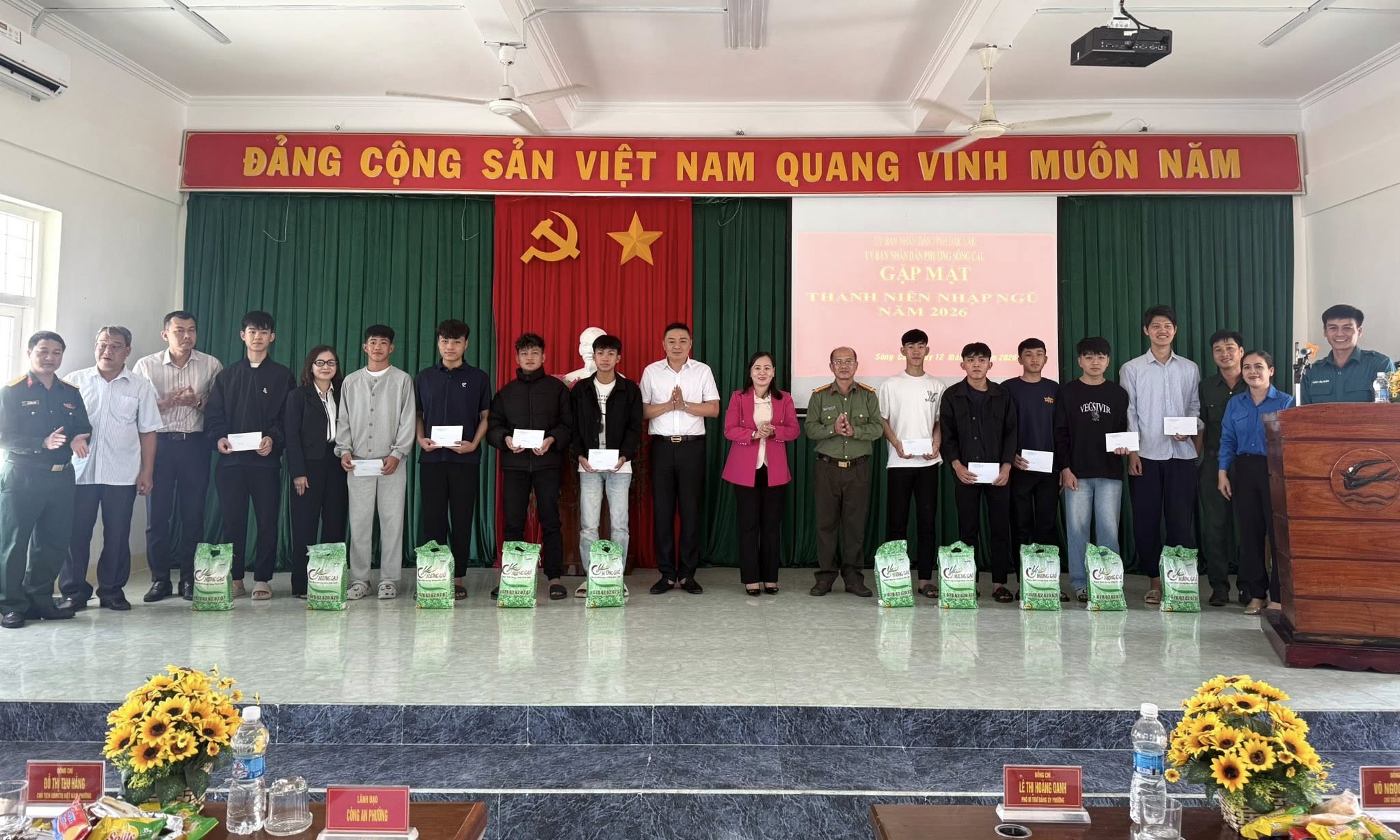 Hội đồng Nghĩa vụ quân sự phường Sông Cầu tổ chức buổi gặp mặt thanh niên chuẩn bị nhập ngũ năm 2026