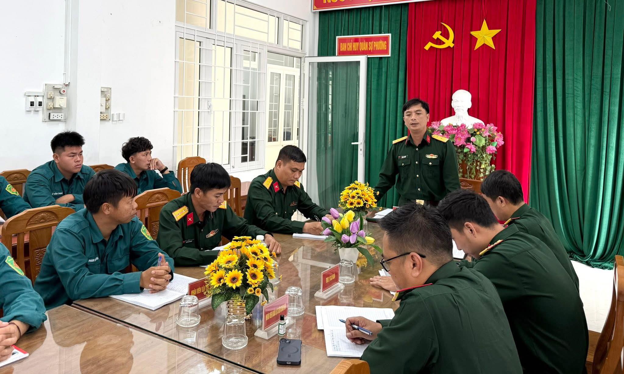 Ban Chỉ huy Quân sự phường Sông Cầu tổ chức cuộc họp giao ban tháng 3 đánh giá kết quả thực hiện nhiệm vụ quốc phòng – quân sự địa phương thời gian qua