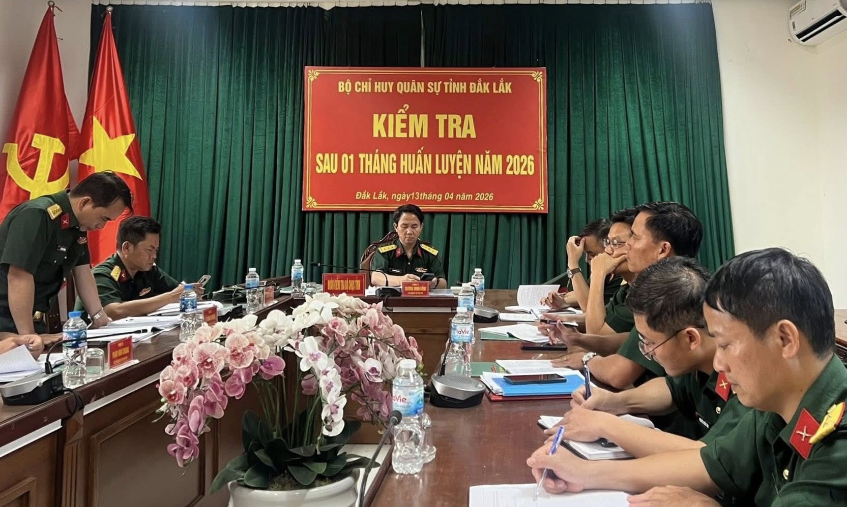 Bộ CHQS tỉnh kiểm tra kết quả huấn luyện tại Ban CHQS phường Sông Cầu