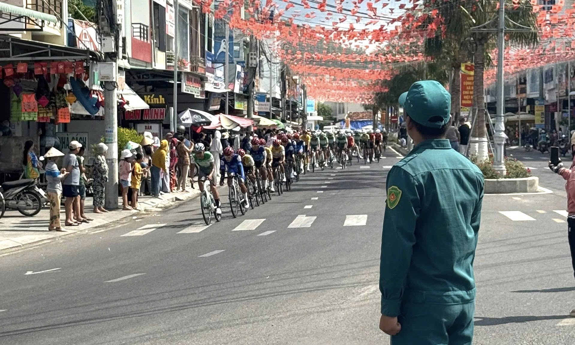 Sông Cầu: Đảm bảo tốt công tác an ninh trật tự, trật tự an toàn giao thông phục vụ Đoàn đua xe đạp toàn quốc tranh Cúp Truyền hình TP. Hồ Chí Minh lần thứ 38