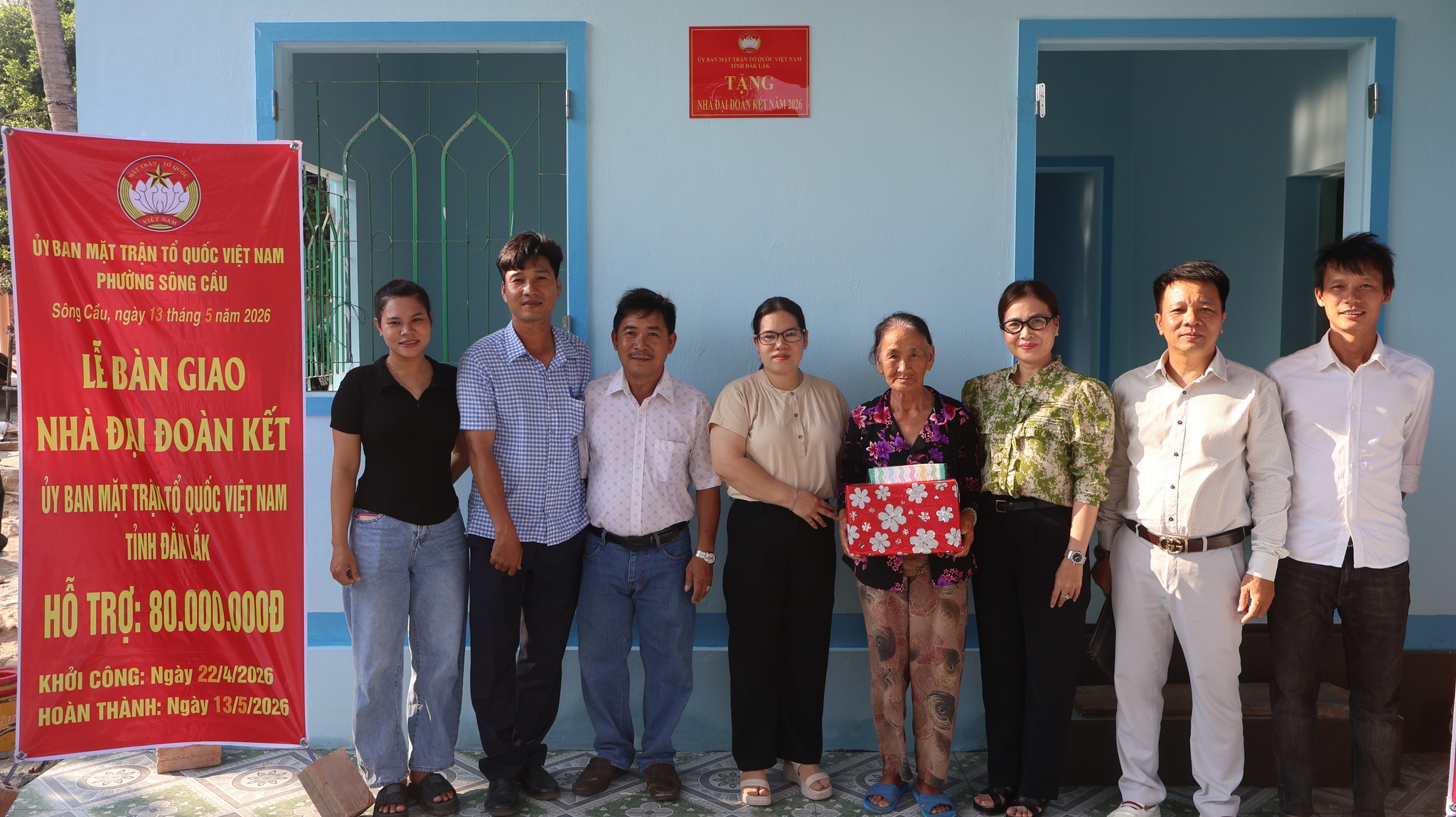 Bàn giao nhà “Đại Đoàn kết” cho hộ gia đình có hoàn cảnh khó khăn