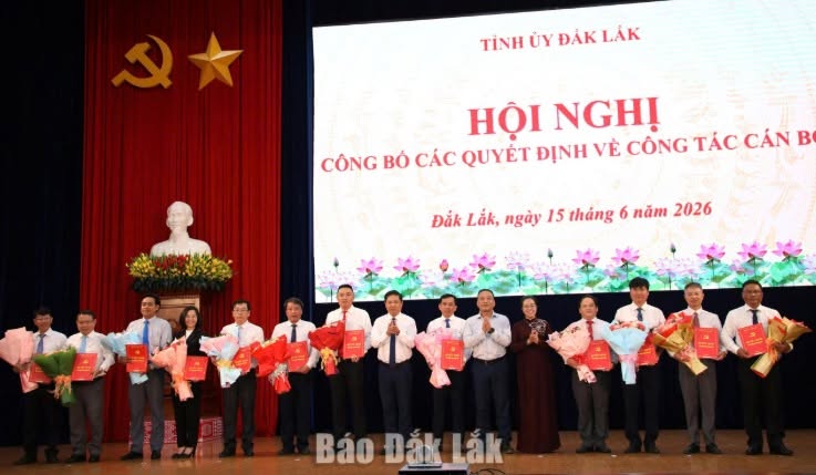 Công bố quyết định của Ban Thường vụ Tỉnh ủy về công tác cán bộ
