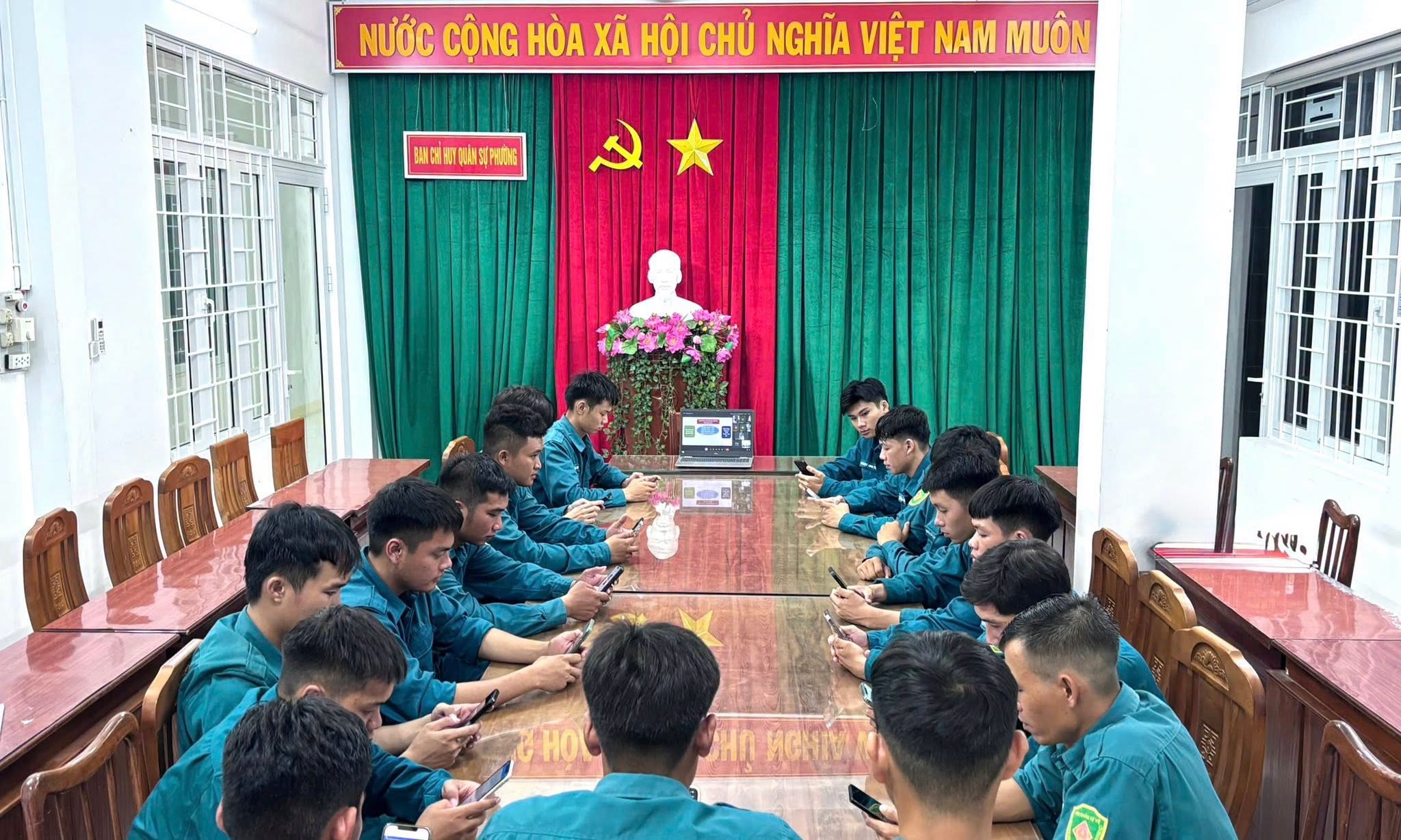 Ban CHQS phường Sông Cầu tham gia lớp tập huấn trực tuyến số 01 với chủ đề “An toàn thông tin, bảo vệ bản thân trên không gian mạng”
