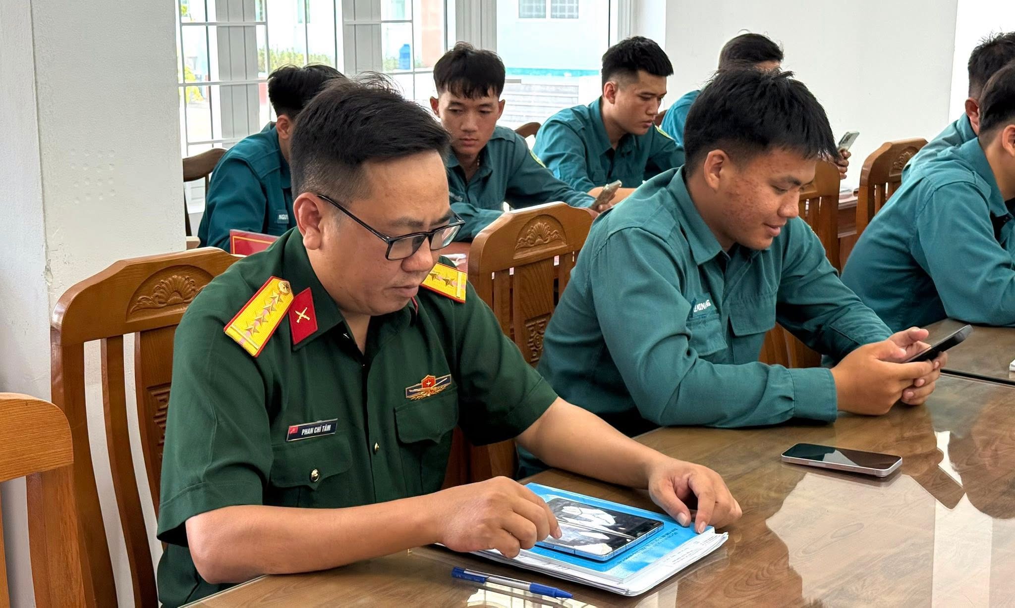 Ban Chỉ huy quân sự phường Sông Cầu tích cực hưởng ứng tham gia Cuộc thi tìm hiểu trực tuyến Đại hội XIV của Đảng, Đại hội Đảng bộ Quân đội lần thứ XII và Đại hội Đảng bộ Quân khu 5 lần thứ XI