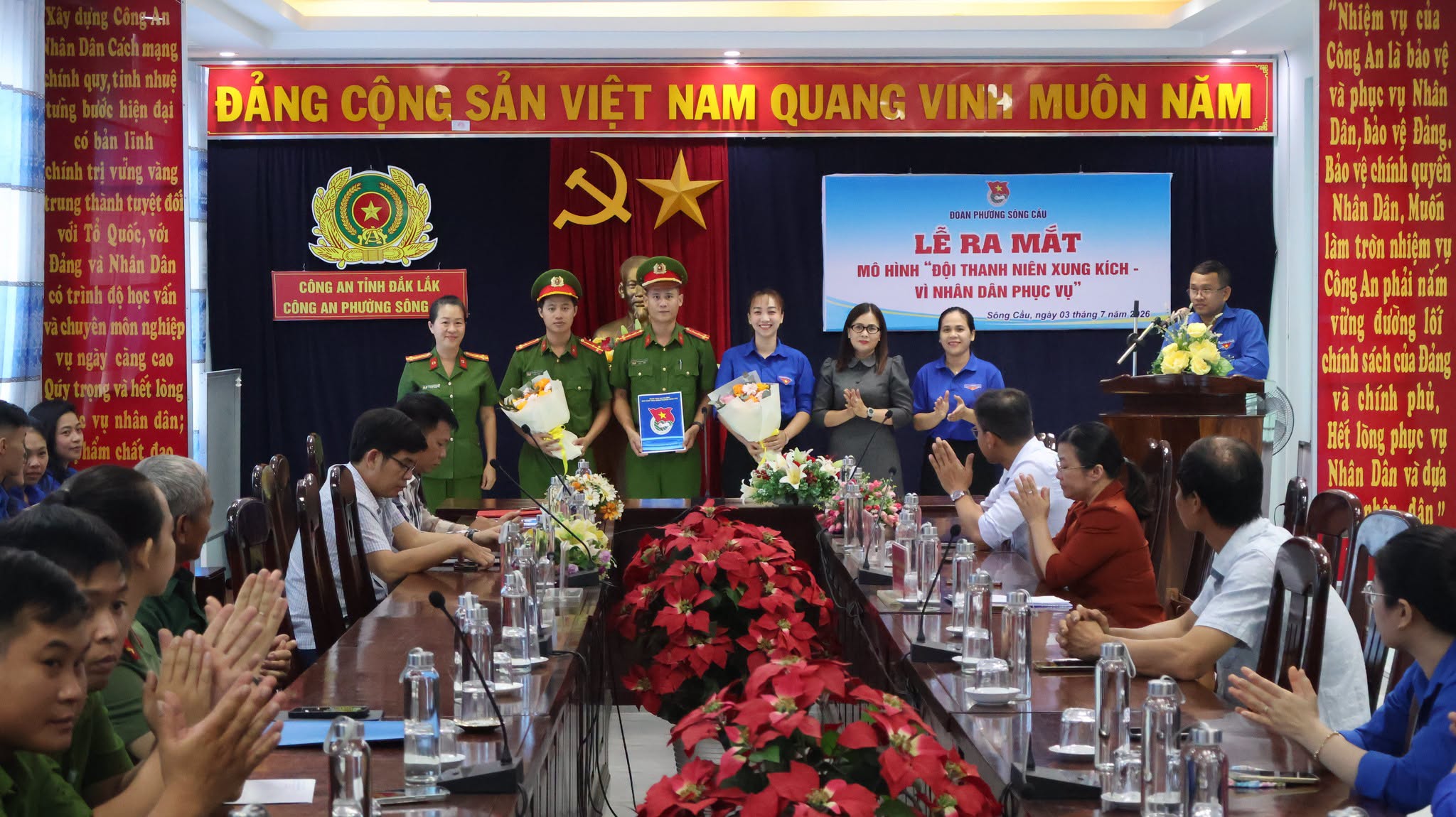 Sông Cầu: Ra mắt mô hình “Đội thanh niên xung kích - Vì nhân dân phục vụ”