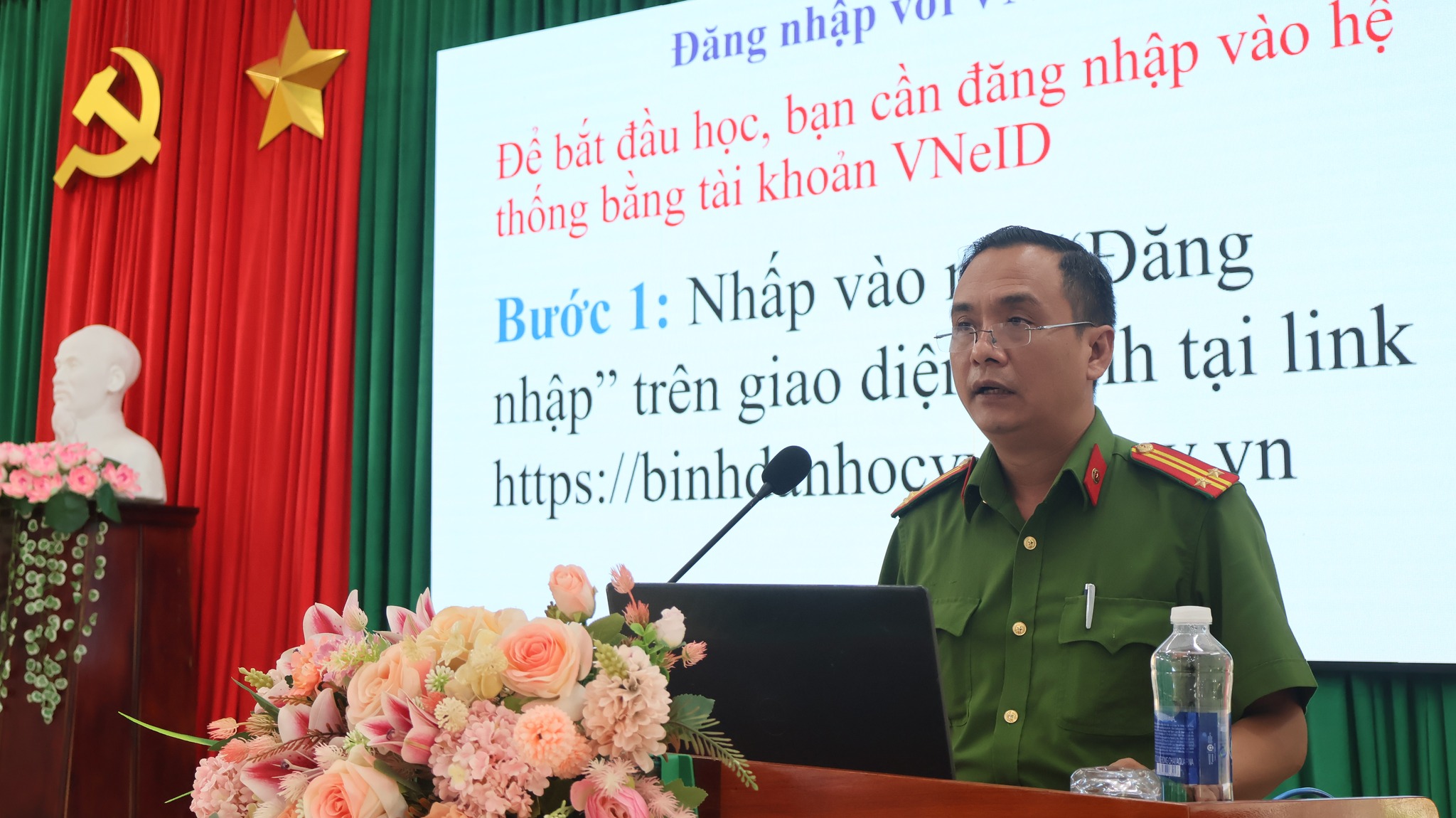 Tập huấn kỹ năng số (lớp 2) dành cho thành viên Tổ Công nghệ số cộng đồng các tổ dân phố trên địa bàn phường Sông Cầu